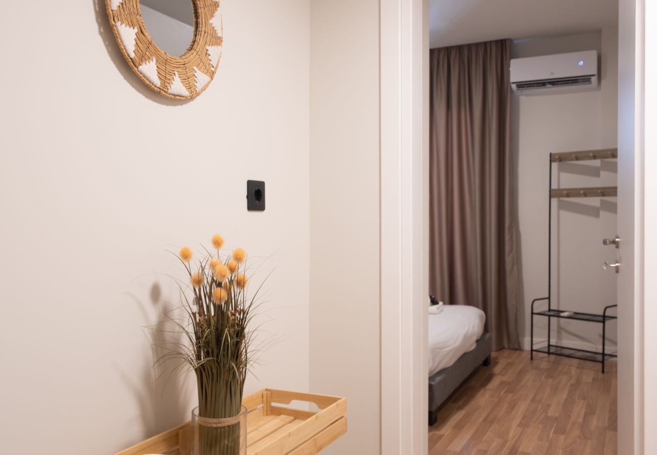 Apartment in Athens - Stylish 2BR Apt | Rooftop w/ Sauna & Views / Gym 