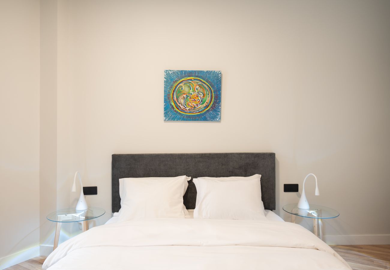 Apartment in Athens - Stylish 2BR Apt | Rooftop w/ Sauna & Views / Gym 