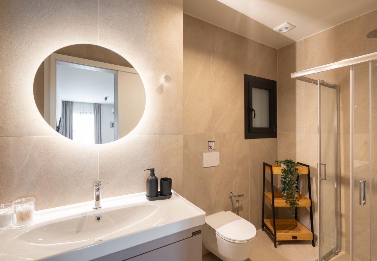 Apartment in Athens - Stylish 2BR Apt | Rooftop w/ Sauna & Views / Gym 