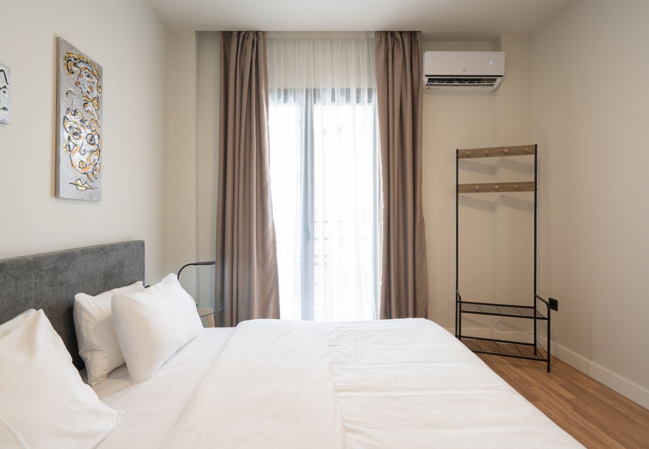 Apartment in Athens - Stylish 2BR Apt | Rooftop w/ Sauna & Views / Gym 