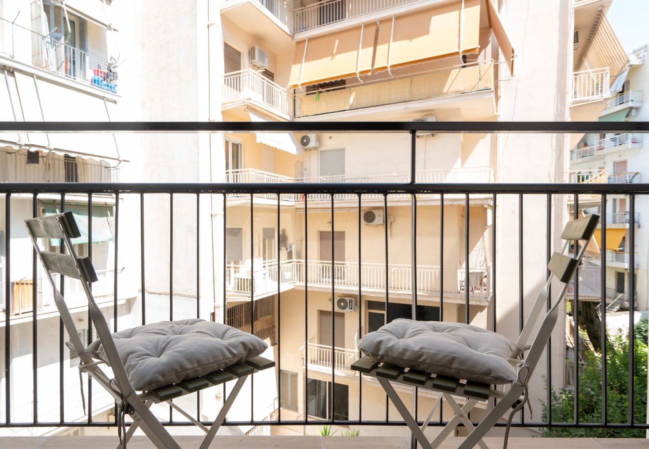 Apartment in Athens - Stylish 2BR Apt | Rooftop w/ Sauna & Views / Gym 
