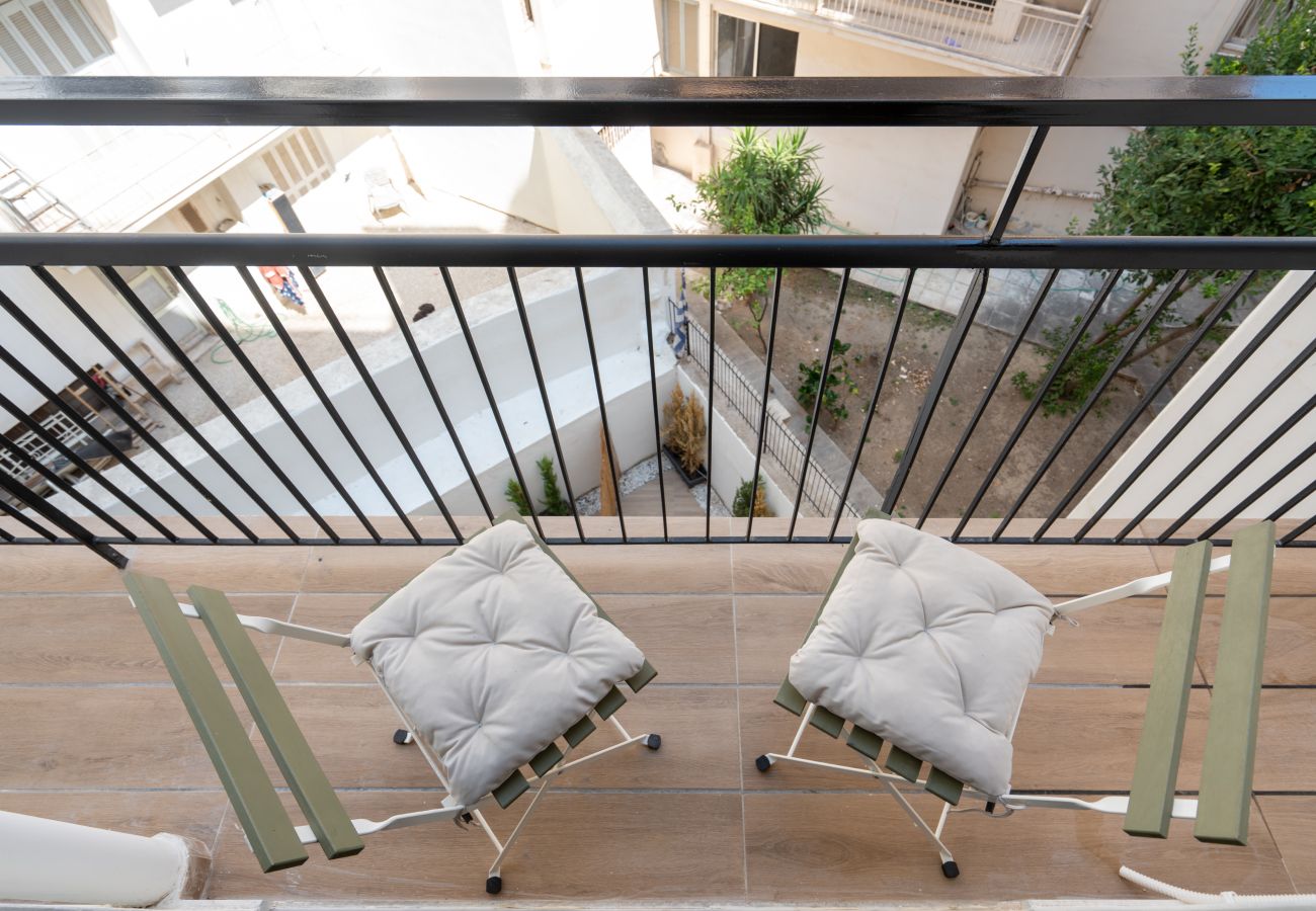 Apartment in Athens - Stylish 2BR Apt | Rooftop w/ Sauna & Views / Gym 