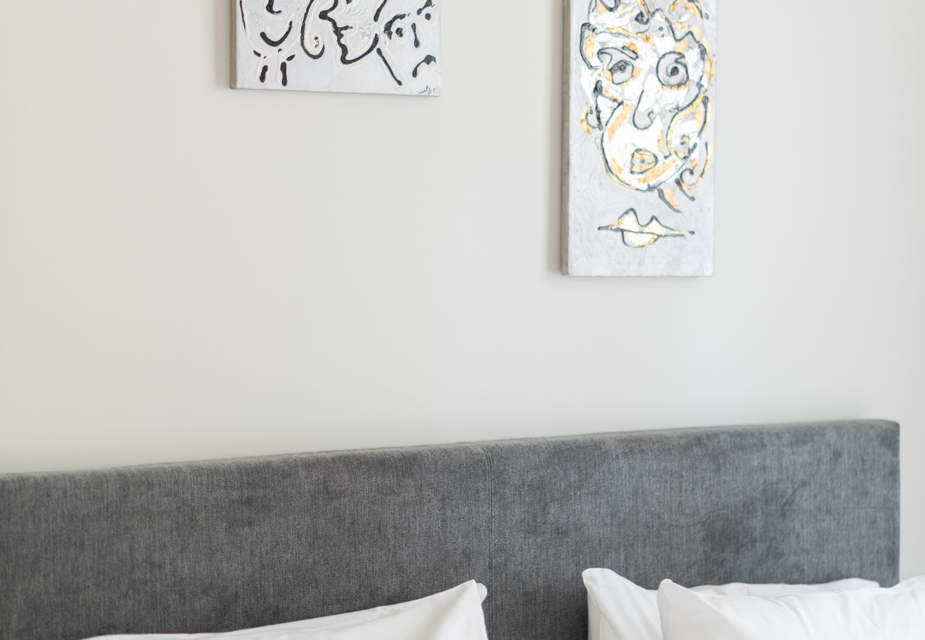 Apartment in Athens - Stylish 2BR Apt | Rooftop w/ Sauna & Views / Gym 