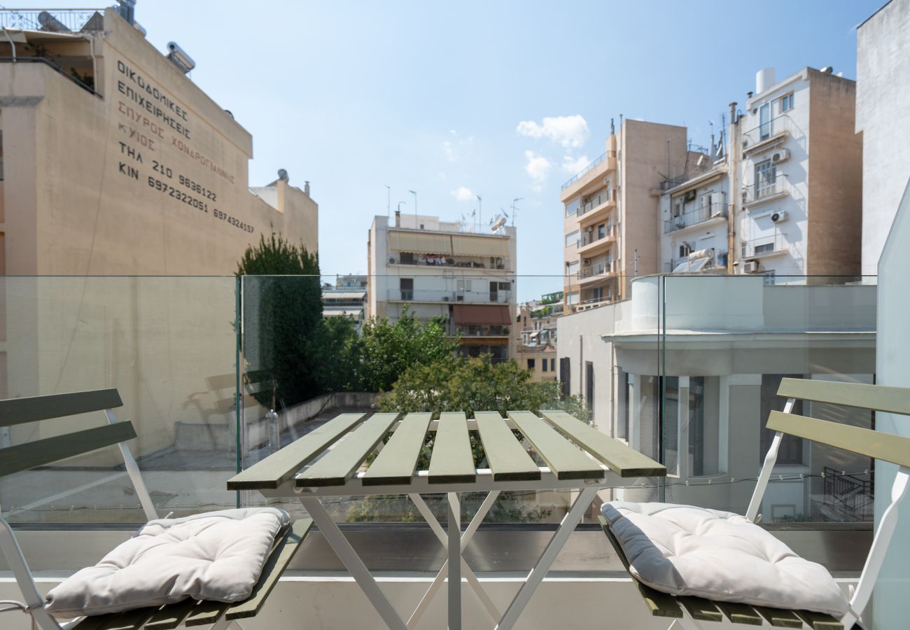 Apartment in Athens - Stylish 2BR Apt | Rooftop w/ Sauna & Views / Gym 