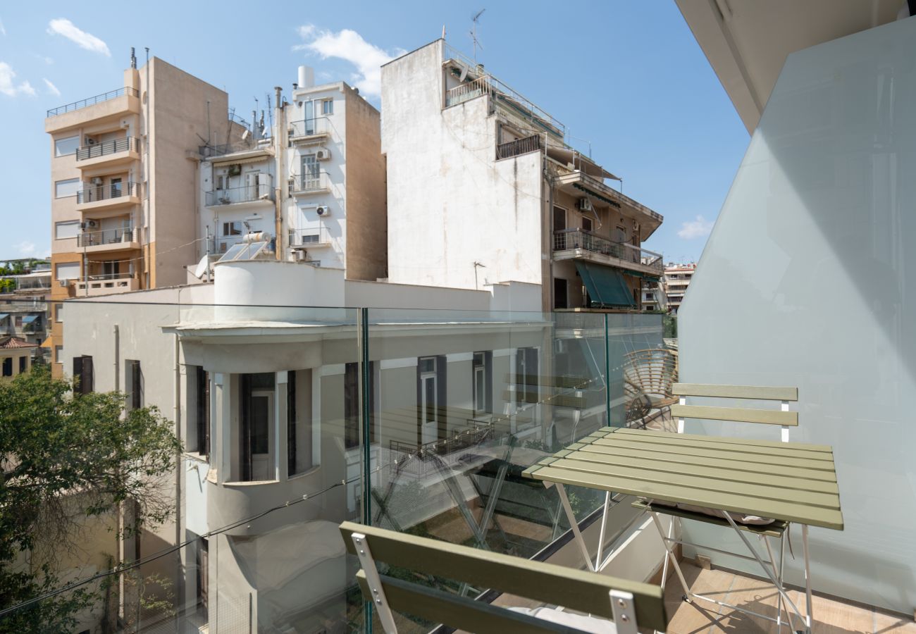 Apartment in Athens - Stylish 2BR Apt | Rooftop w/ Sauna & Views / Gym 