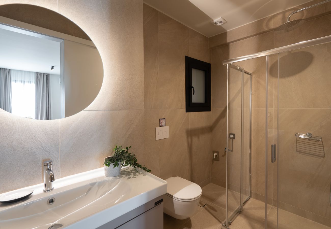 Apartment in Athens - 2BR Gem Apt Access To Rooftop w/ Sauna & Gym