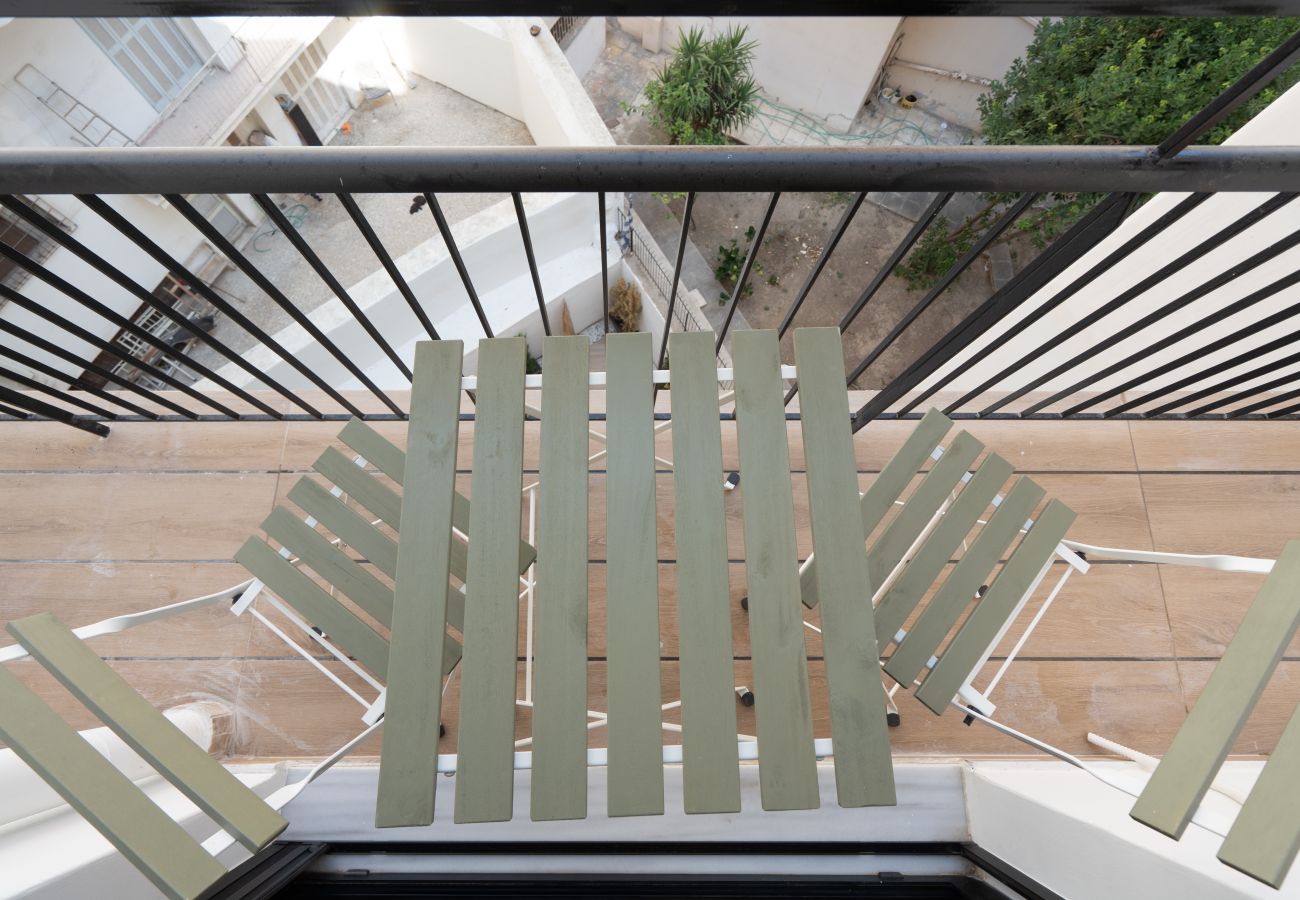 Apartment in Athens - 2BR Gem Apt Access To Rooftop w/ Sauna & Gym