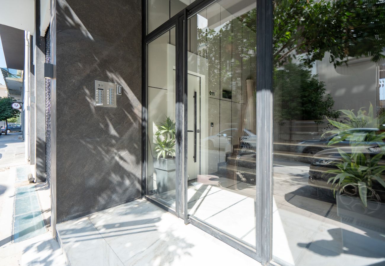 Apartment in Athens - 2BR Gem Apt Access To Rooftop w/ Sauna & Gym