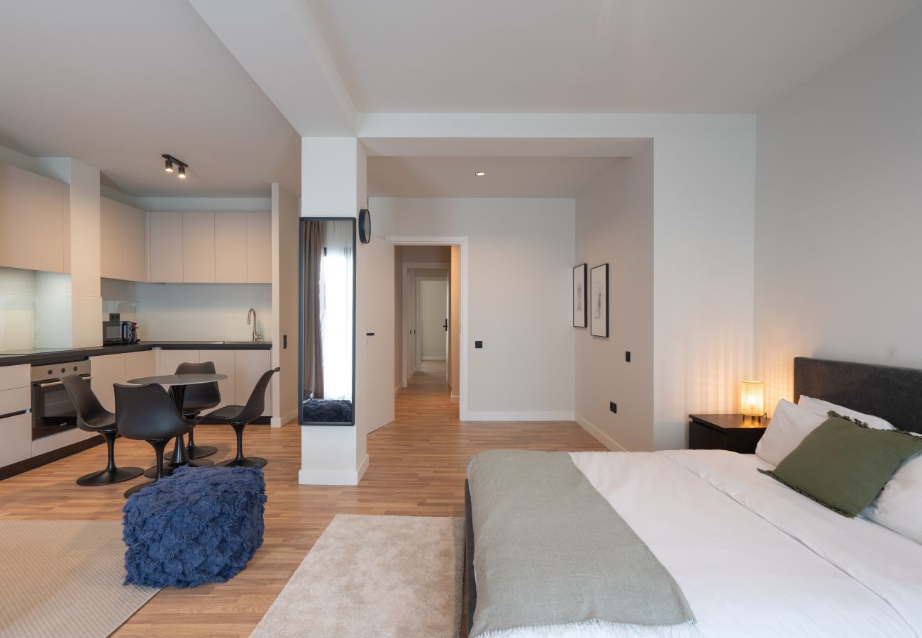 Apartment in Athens - 2BR Apartment + Rooftop Retreat w/ Sauna / Gym