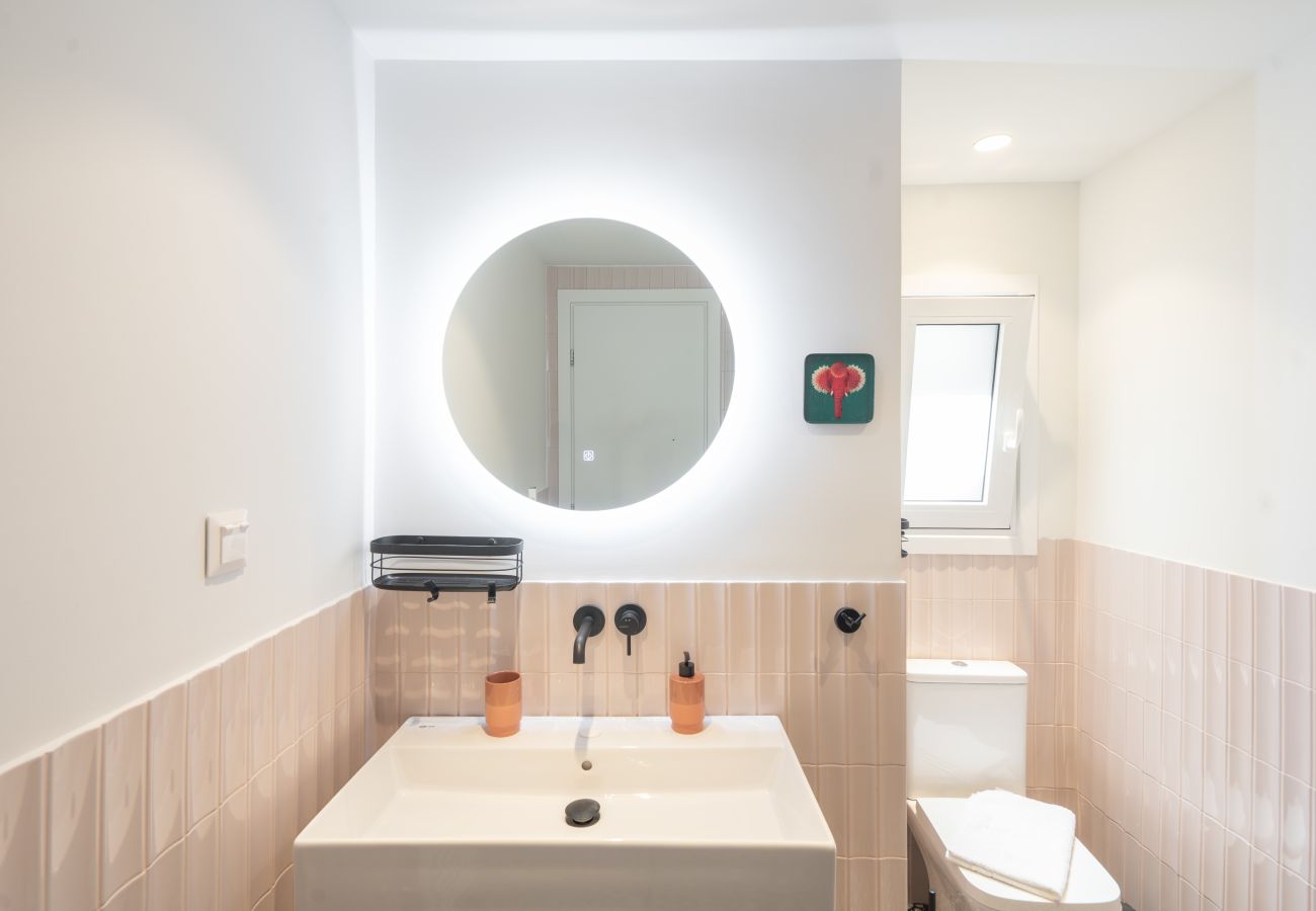 Apartment in Athens - 1BR Designer Apt Next To Metro & 15' From Acropolis