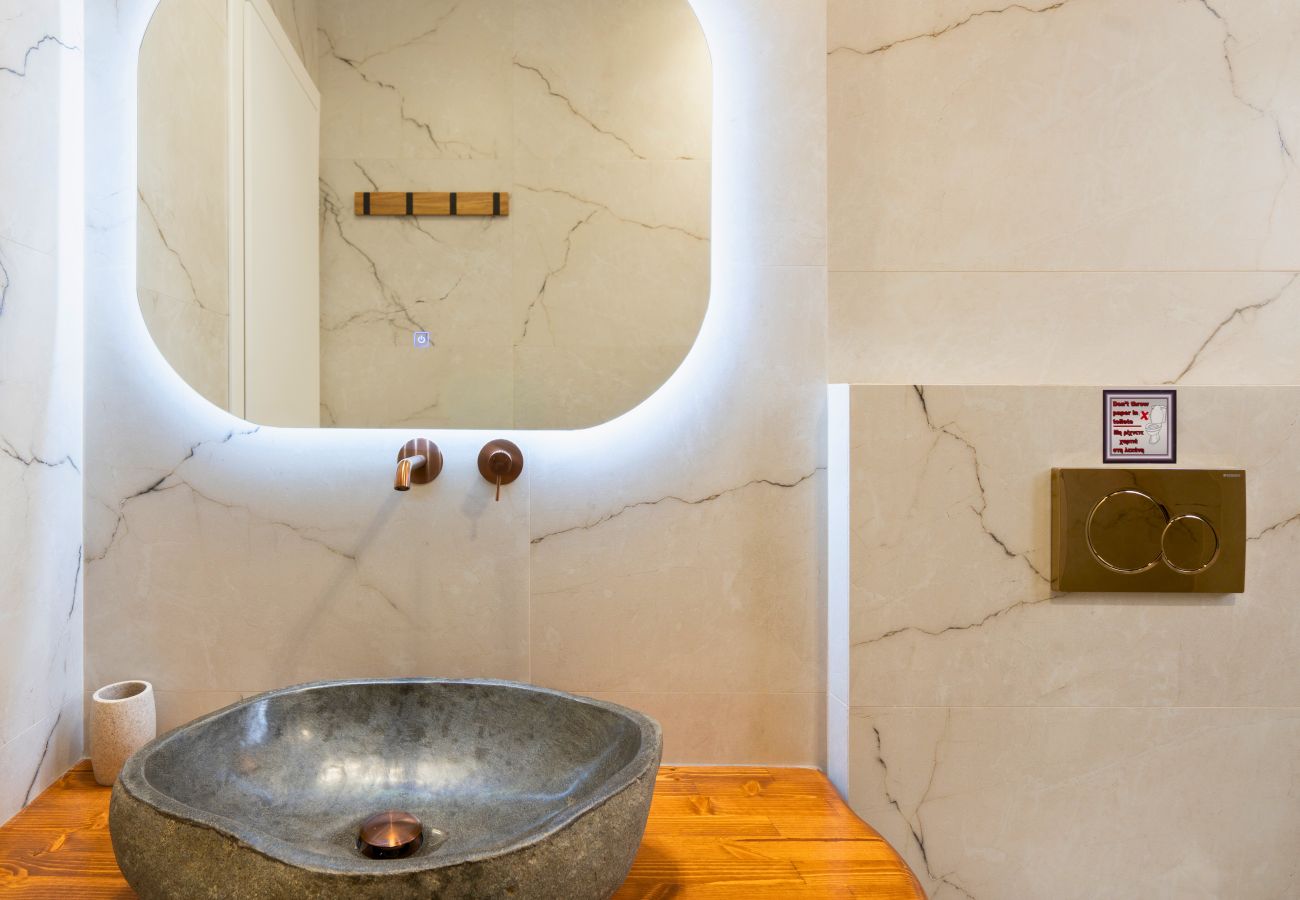 Apartment in Athens - 1BR Modern & Cozy Apt Near Metro, 15' To Acropolis