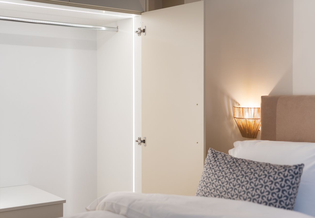 Apartment in Athens - 1BR Modern & Cozy Apt Near Metro, 15' To Acropolis