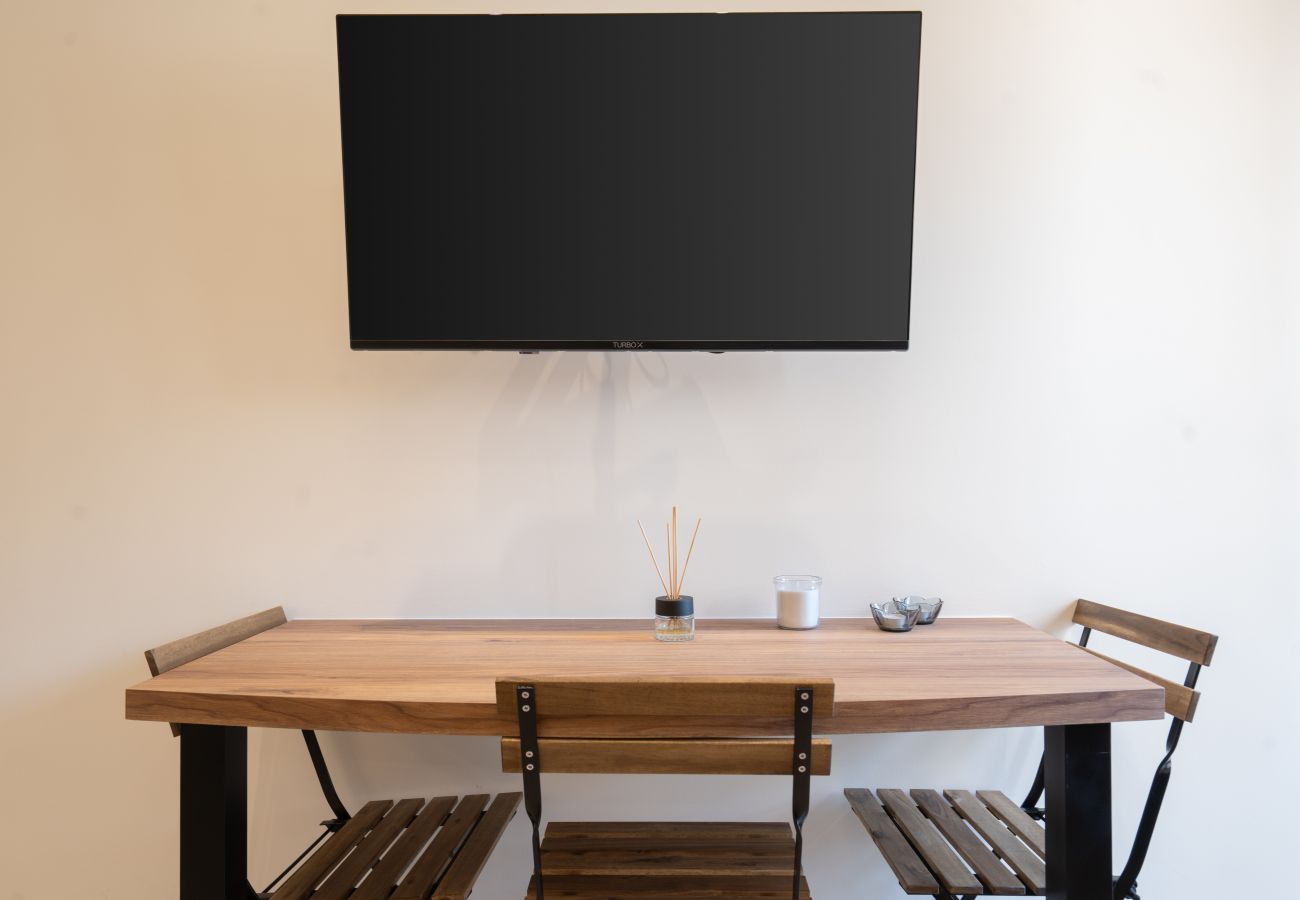Apartment in Athens - 1BR Modern & Cozy Apt Near Metro, 15' To Acropolis