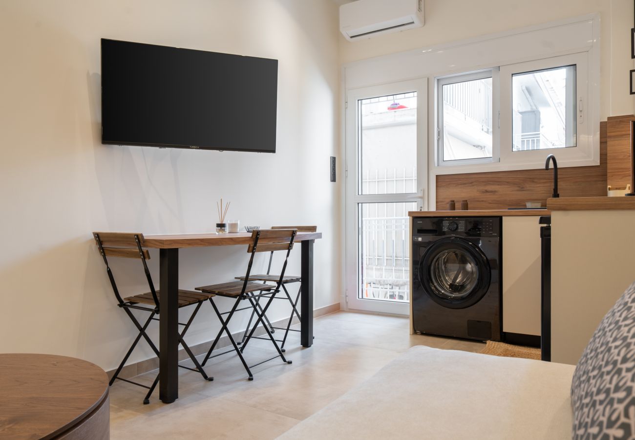 Apartment in Athens - 1BR Modern & Cozy Apt Near Metro, 15' To Acropolis