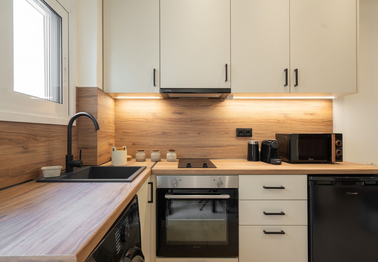 Apartment in Athens - 1BR Modern & Cozy Apt Near Metro, 15' To Acropolis