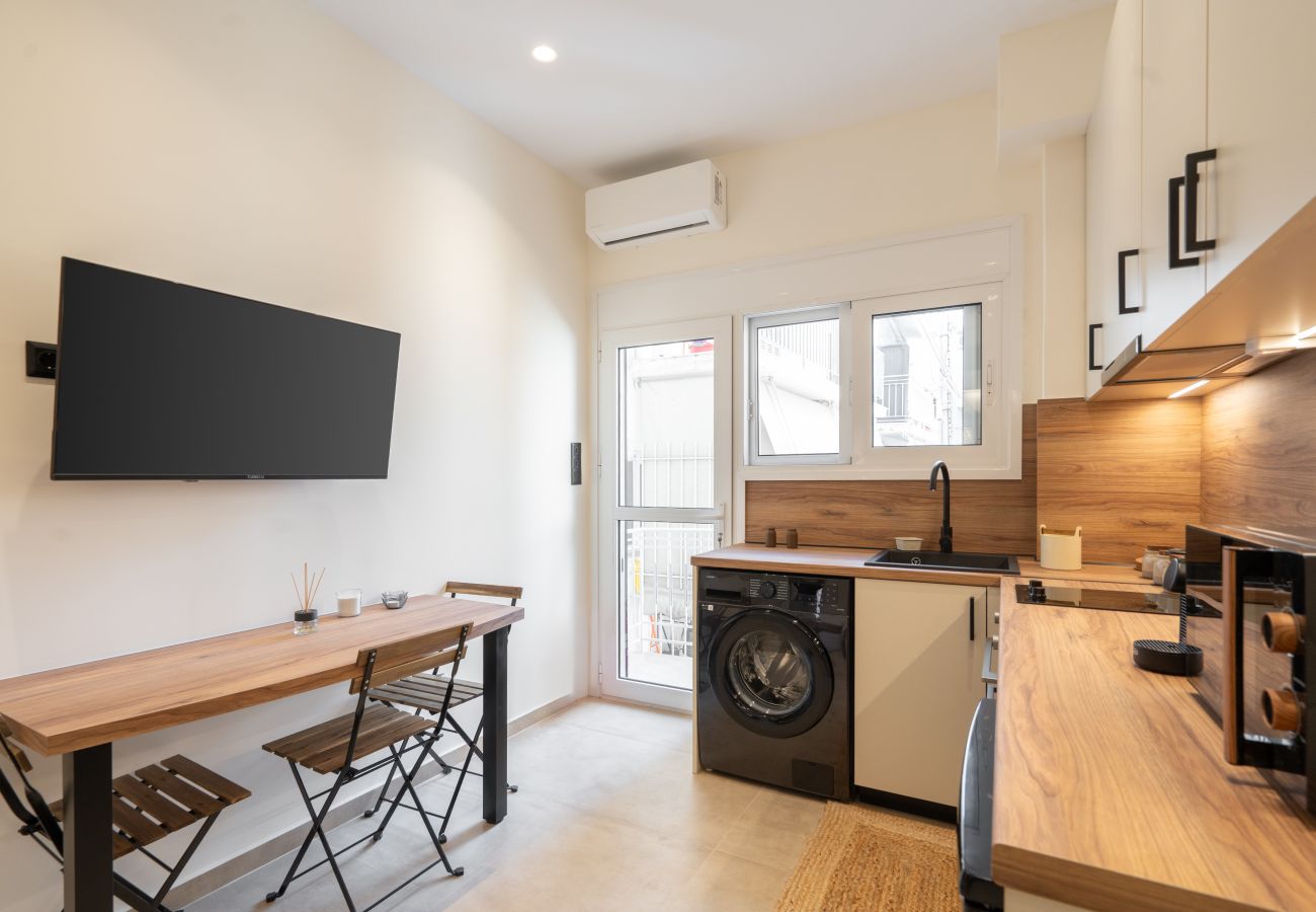 Apartment in Athens - 1BR Modern & Cozy Apt Near Metro, 15' To Acropolis