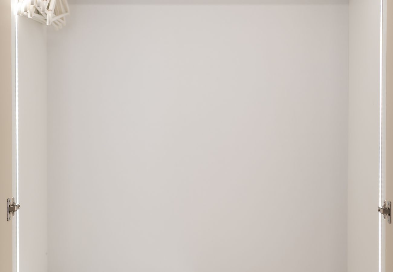 Apartment in Athens - 1BR Modern & Cozy Apt Near Metro, 15' To Acropolis