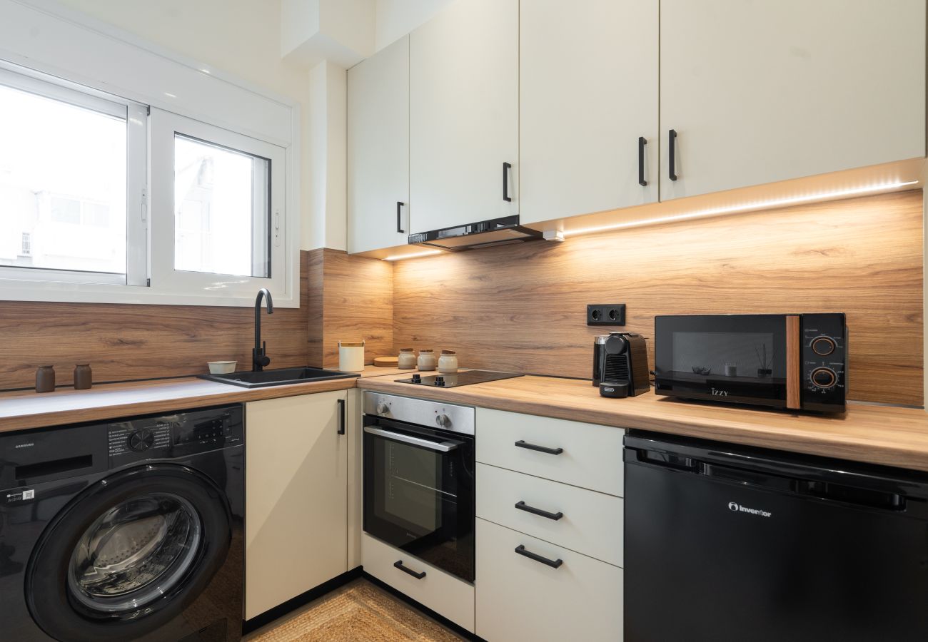 Apartment in Athens - 1BR Modern & Cozy Apt Near Metro, 15' To Acropolis