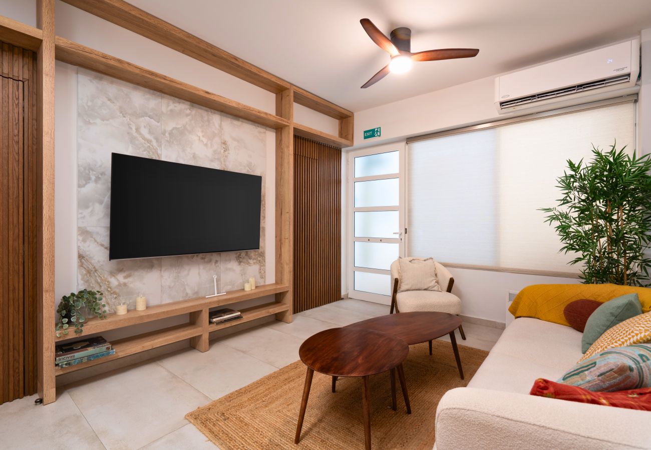 Apartment in Athens - 2BR Luxurious Apt in Mets 20' From Acropolis