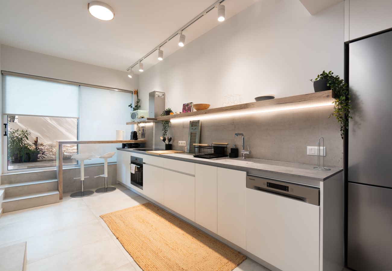 Apartment in Athens - 2BR Luxurious Apt in Mets 20' From Acropolis