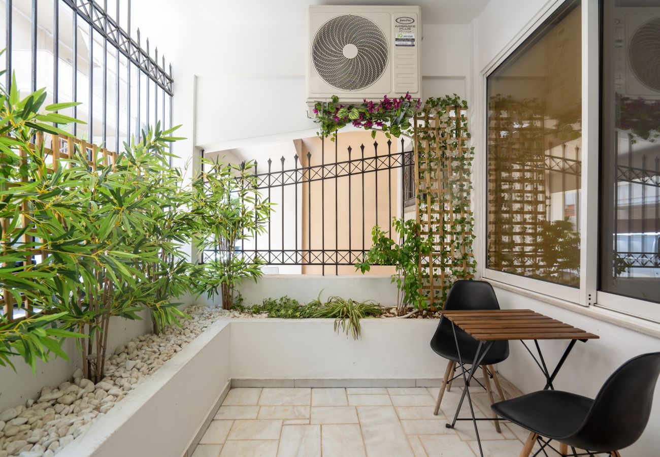 Apartment in Athens - 2BR Luxurious Apt in Mets 20' From Acropolis