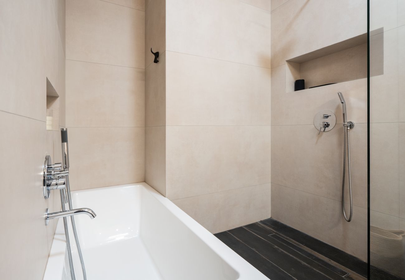 Apartment in Athens - 2BR Luxurious Apt in Mets 20' From Acropolis