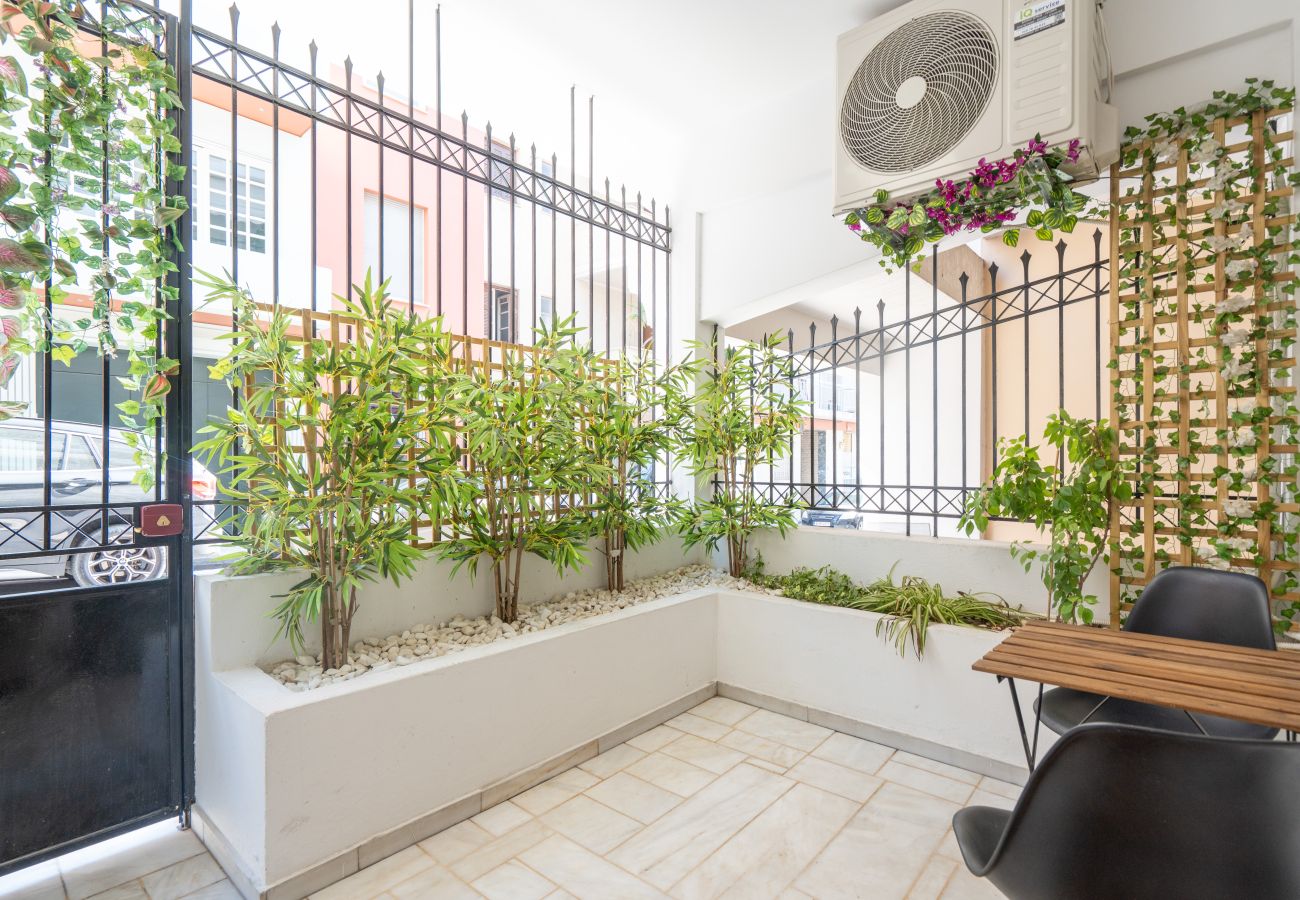 Apartment in Athens - 2BR Luxurious Apt in Mets 20' From Acropolis