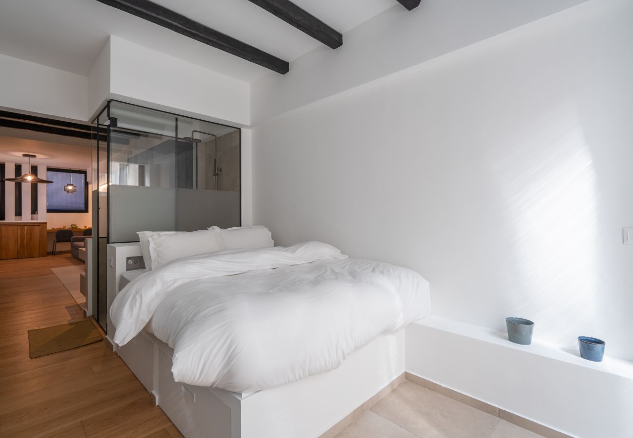 Apartment in Athens - 1BR Backyard Jacuzzi Retreat Near Acropolis