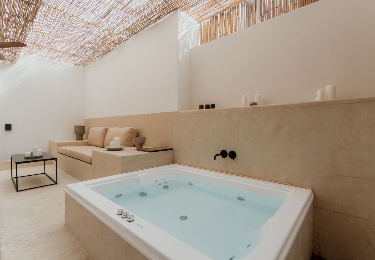 Apartment in Athens - 1BR Backyard Jacuzzi Retreat Near Acropolis