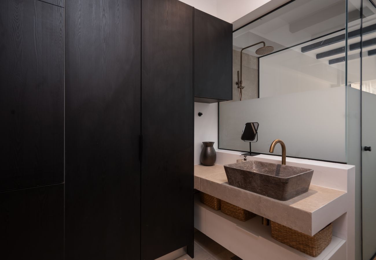 Apartment in Athens - 1BR Backyard Jacuzzi Retreat Near Acropolis