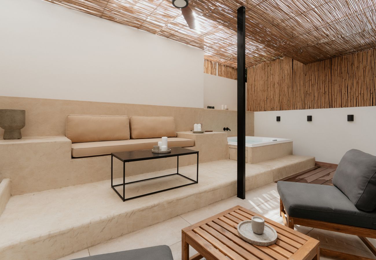 Apartment in Athens - 1BR Backyard Jacuzzi Retreat Near Acropolis