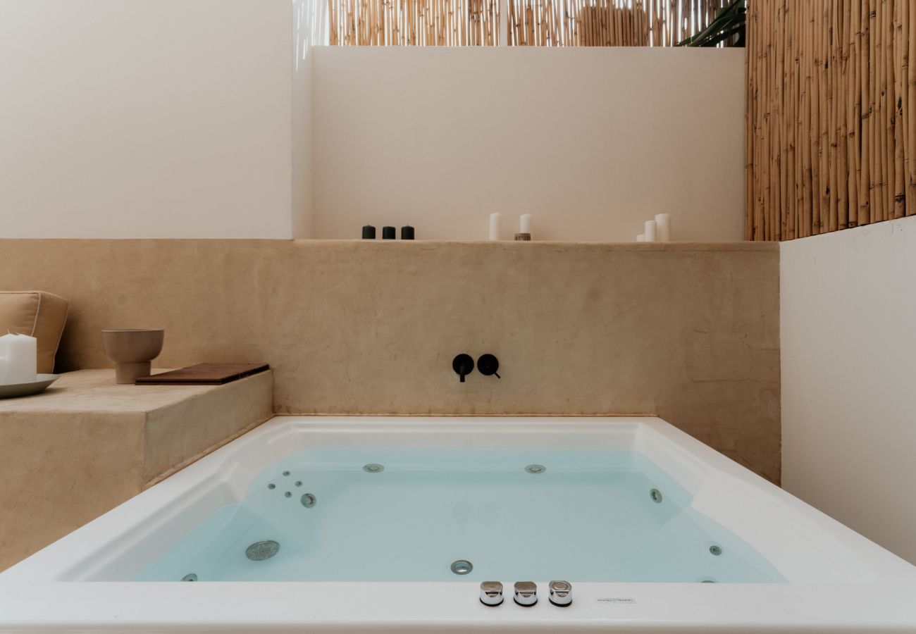 Apartment in Athens - 1BR Backyard Jacuzzi Retreat Near Acropolis