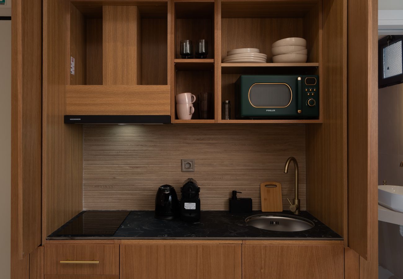 Apartment in Athens - Luxury Studio| Metro| Rooftop| Starlink| Jacuzzi