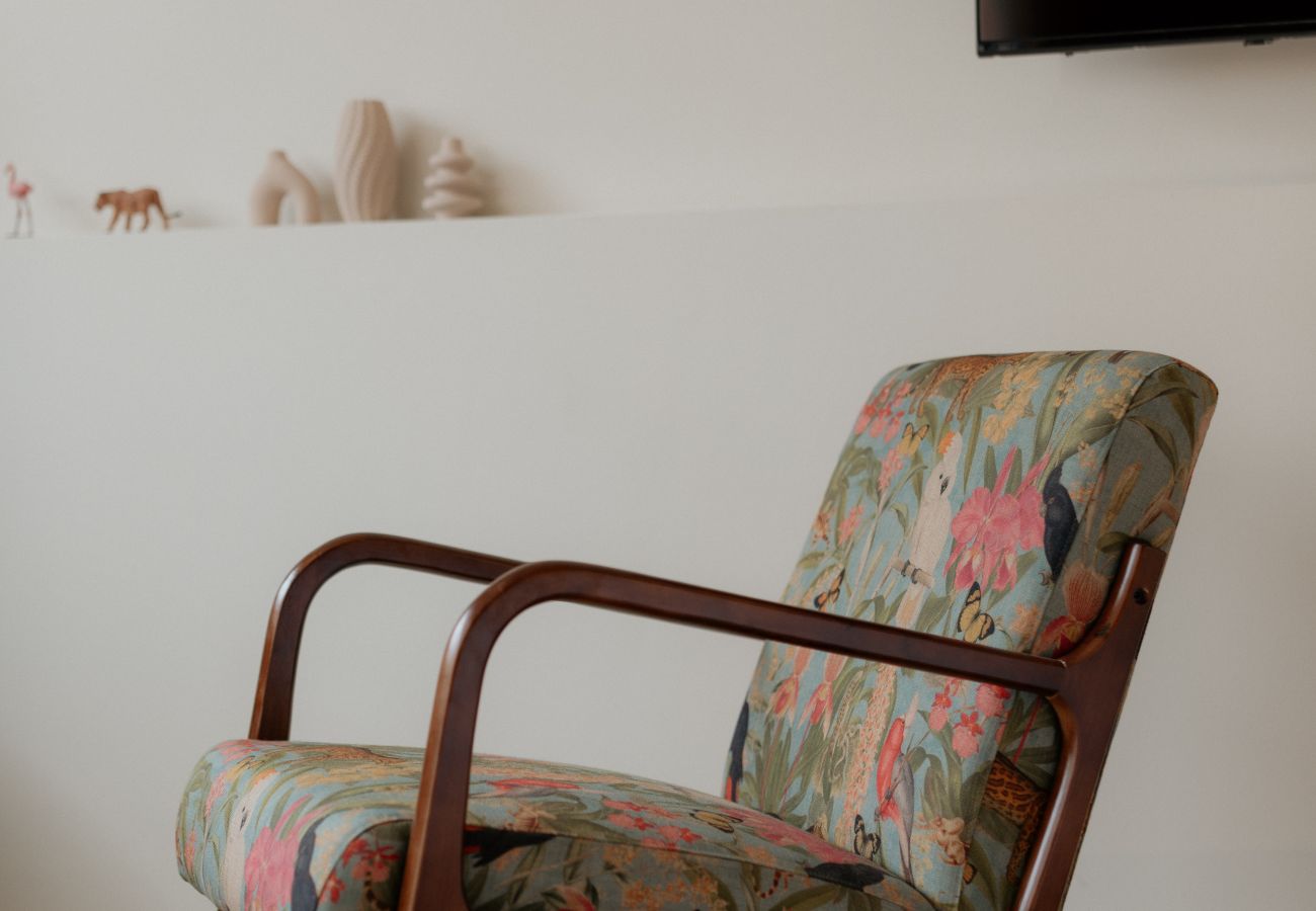 Apartment in Athens - Luxury Studio| Metro| Rooftop| Starlink| Jacuzzi