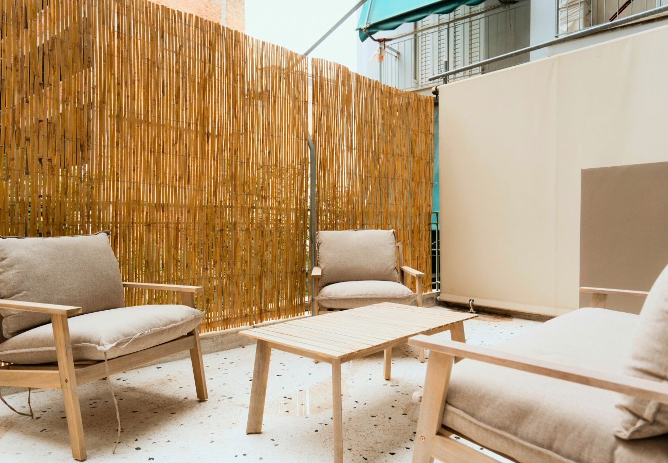 Apartment in Athens - Luxury Studio| Metro| Rooftop| Starlink| Jacuzzi
