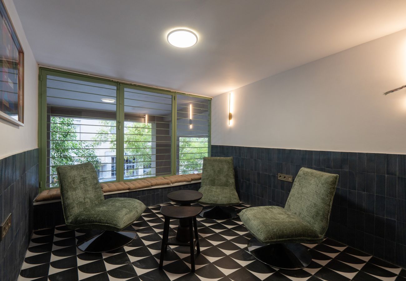 Apartment in Athens - Luxury Studio| Metro| Rooftop| Starlink| Jacuzzi