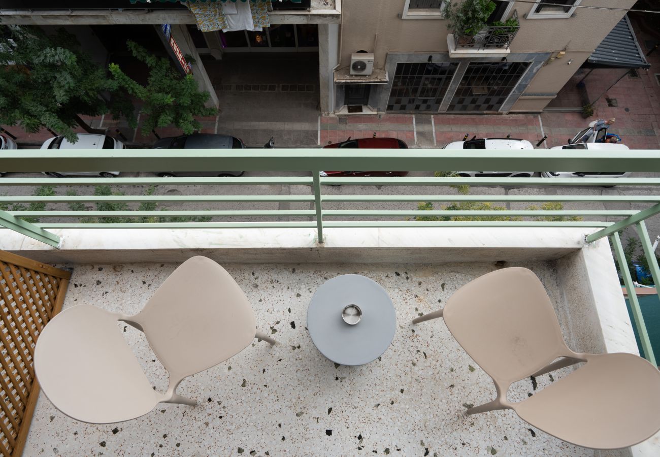 Apartment in Athens - Suite Studio By Metro | Starlink | Rooftop Views