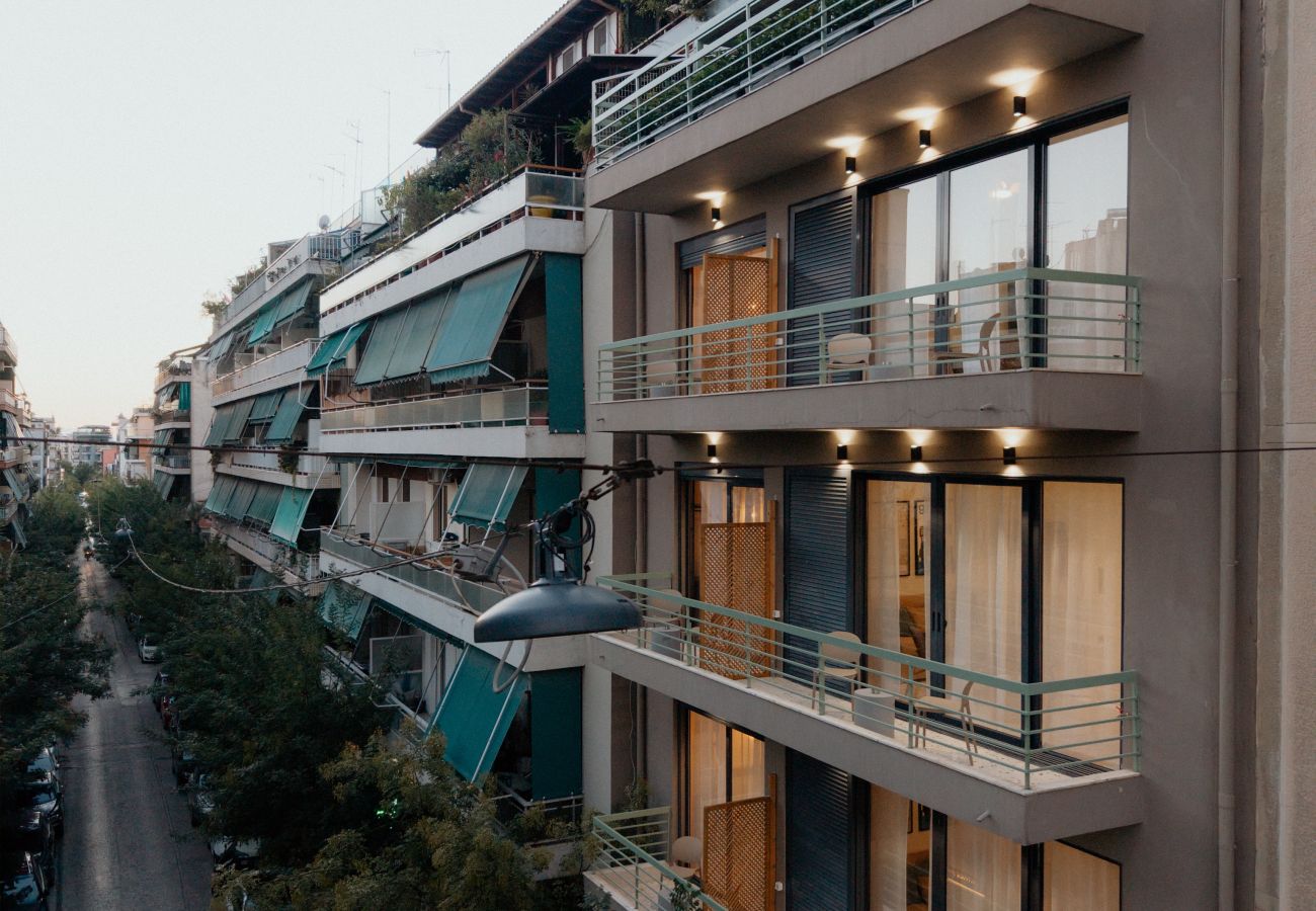 Apartment in Athens - Cozy Studio By Metro | Huge Rooftop | Starlink