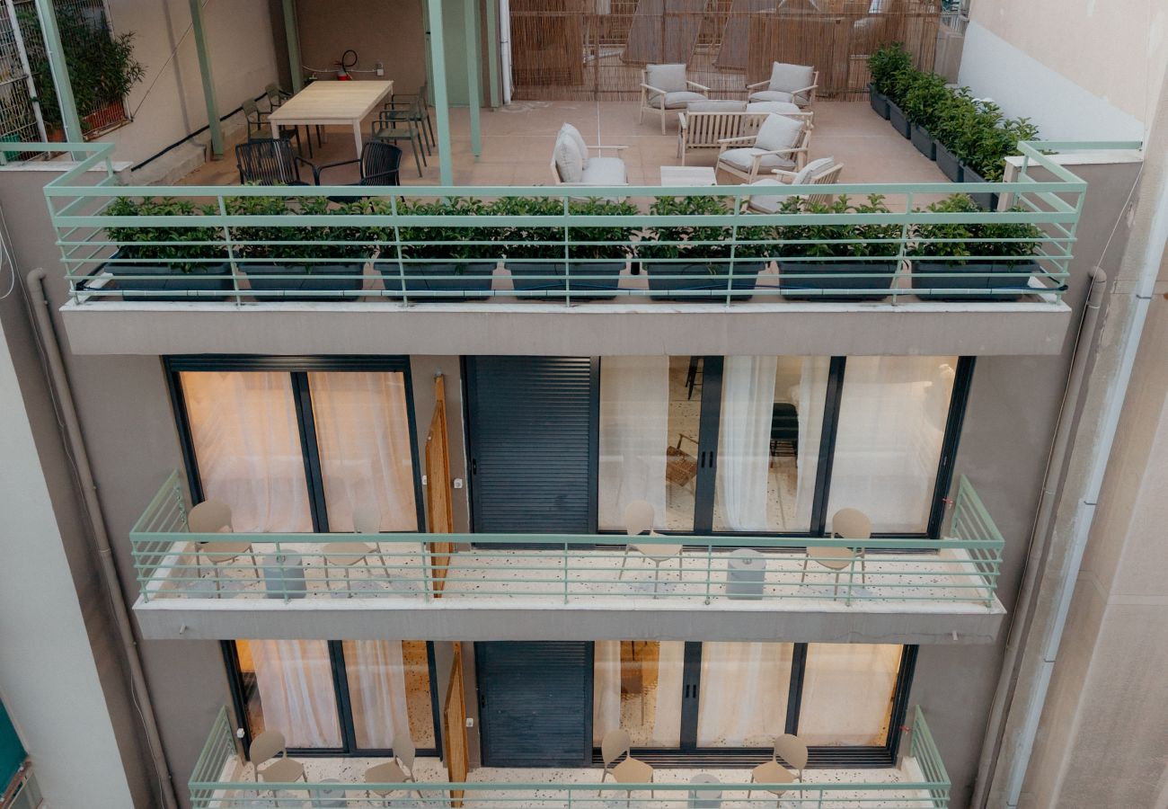 Apartment in Athens - Cozy Studio By Metro | Huge Rooftop | Starlink