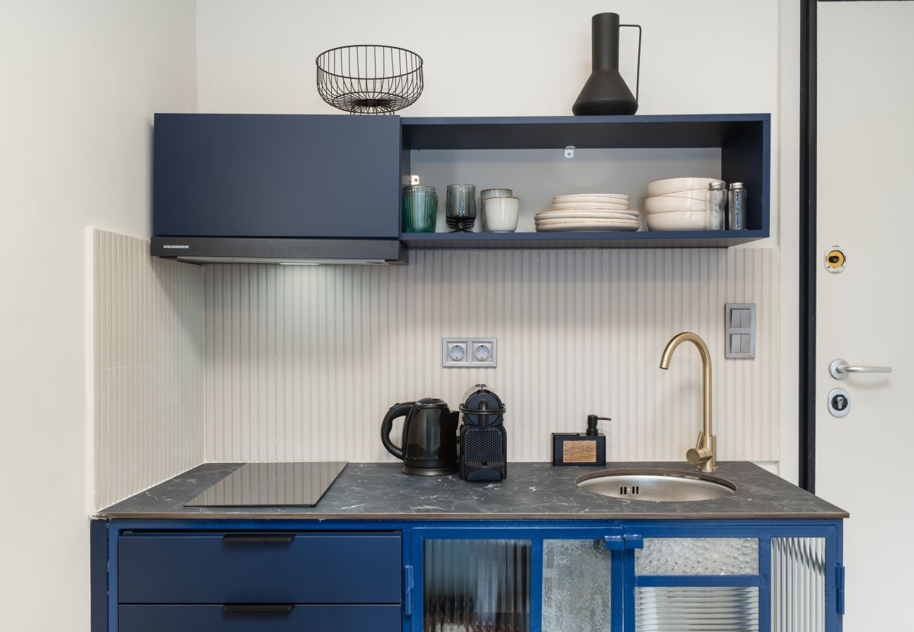 Apartment in Athens - Elegant Studio | Metro | Starlink | Rooftop Views