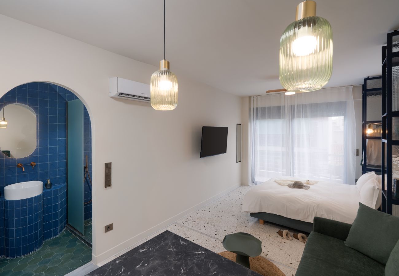 Apartment in Athens - Suite Studio Near Metro | Starlink | Rooftop Views