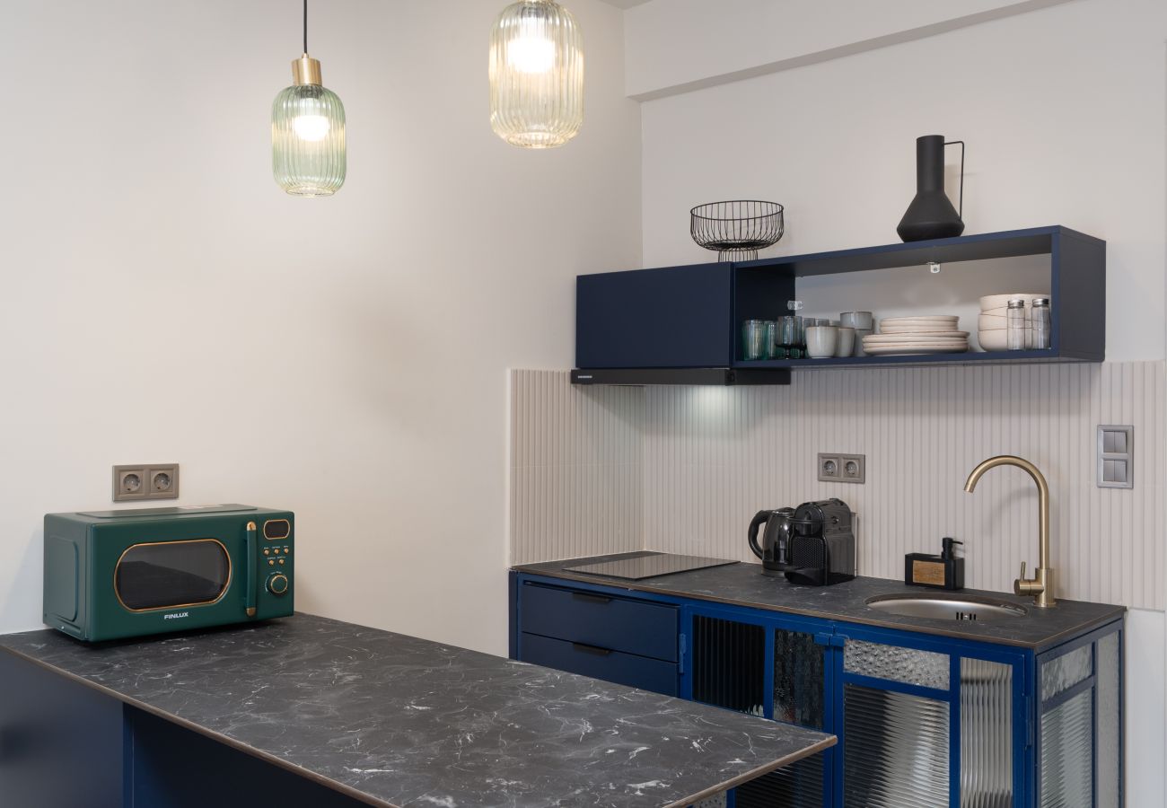Apartment in Athens - Suite Studio Near Metro | Starlink | Rooftop Views