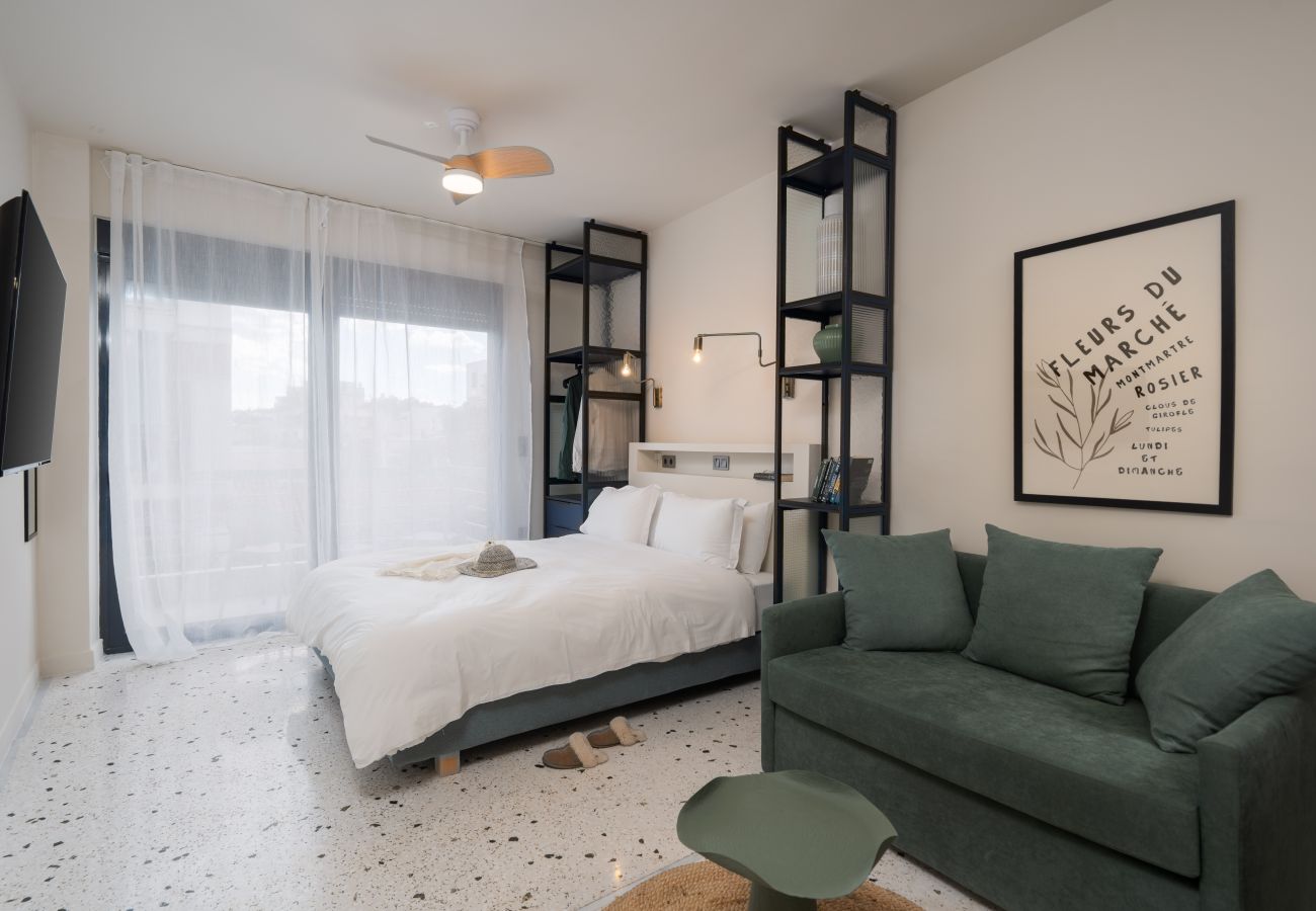 Apartment in Athens - Suite Studio Near Metro | Starlink | Rooftop Views
