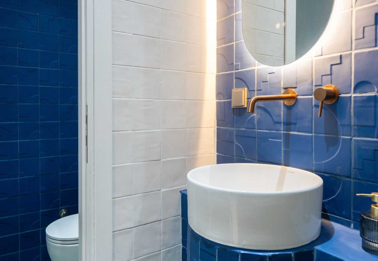 Apartment in Athens - Suite Studio Near Metro | Starlink | Rooftop Views
