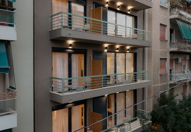 Apartment in Athens - Elegant Studio | Metro | Starlink | Huge Rooftop