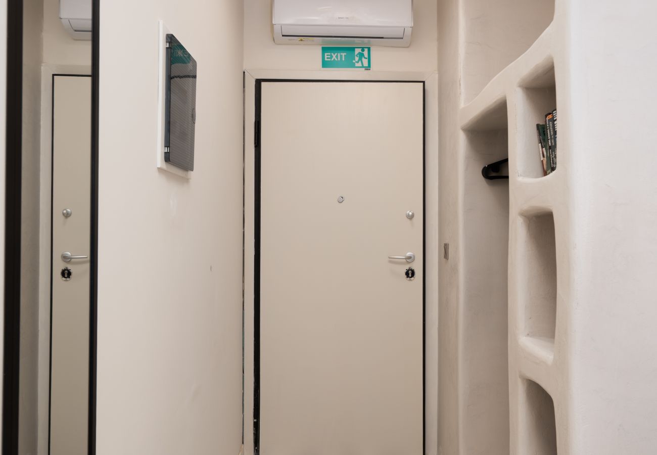 Apartment in Athens - Elegant Studio | Metro | Starlink | Huge Rooftop