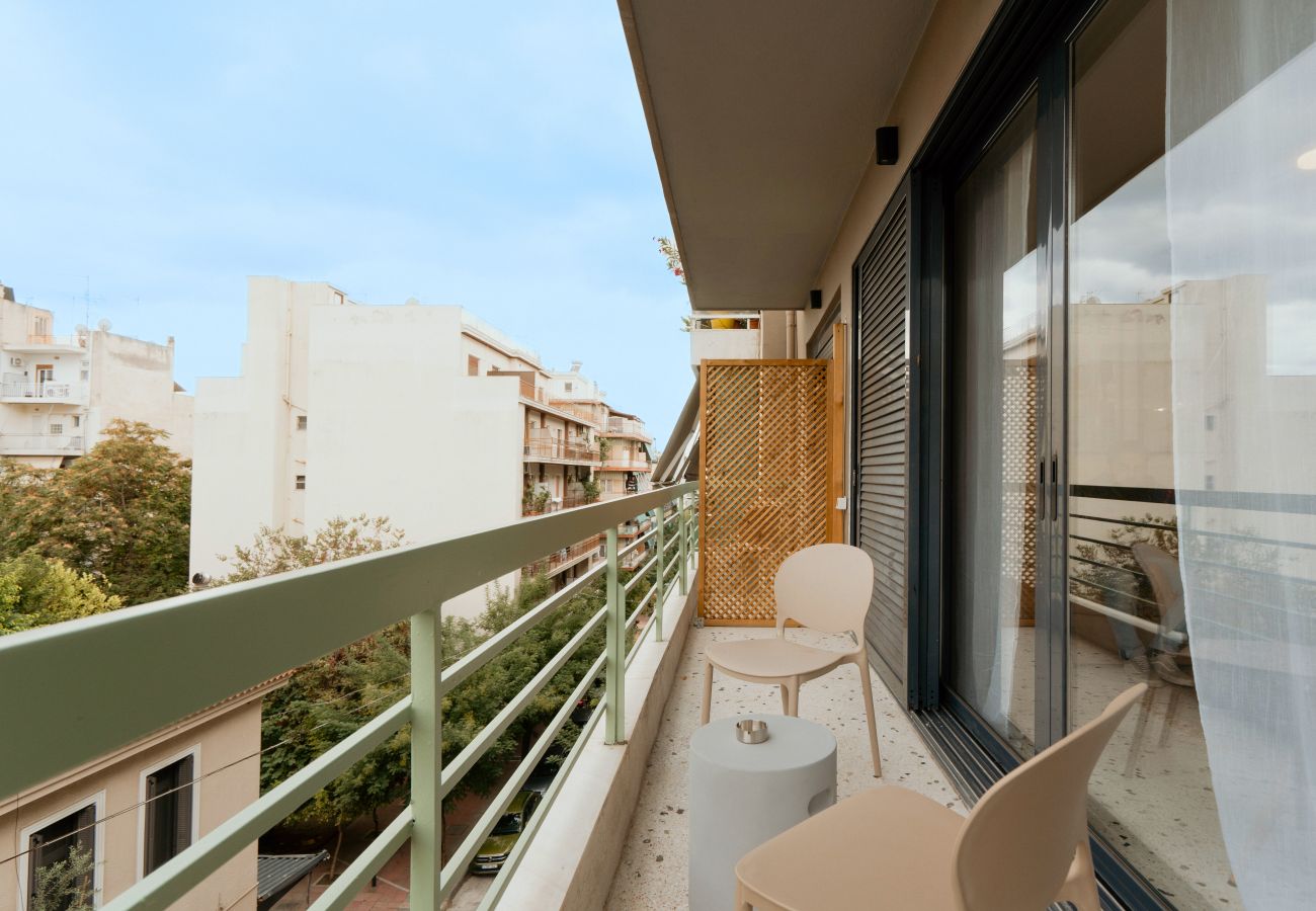 Apartment in Athens - Elegant Studio | Metro | Starlink | Huge Rooftop