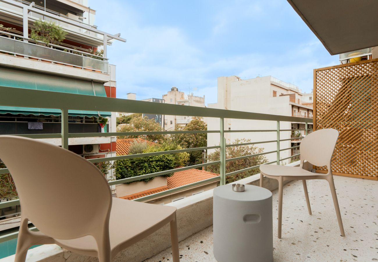 Apartment in Athens - Elegant Studio | Metro | Starlink | Huge Rooftop