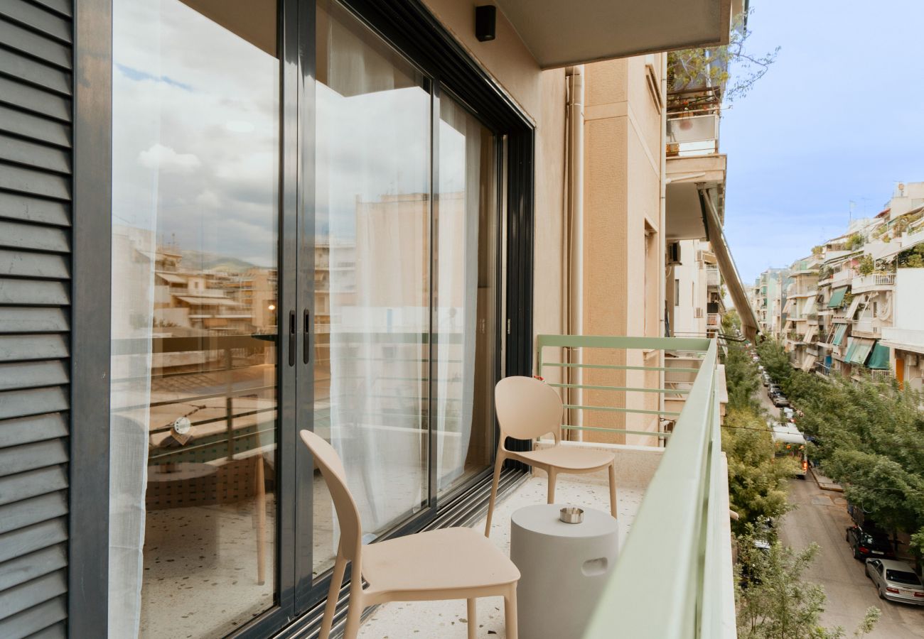 Apartment in Athens - Elegant Studio | Metro | Starlink | Huge Rooftop