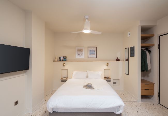 Apartment in Athens - Megalou Alexandrou 102 B3